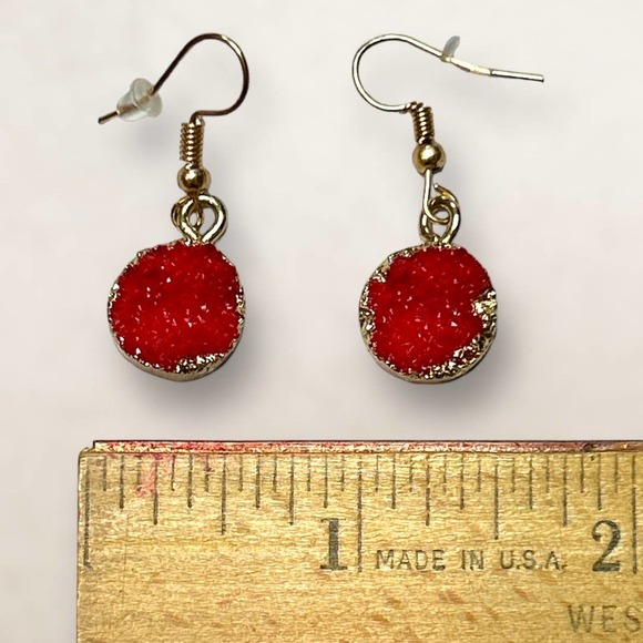 Druzy Red Drop Dangle Earrings Gold-Plated Alloy and Resin NWOT - Picture 6 of 6